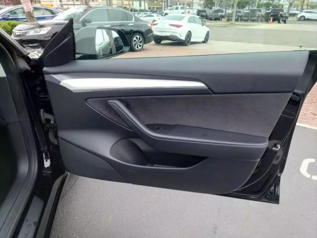 2022 Tesla Model 3 Rear-Wheel Drive