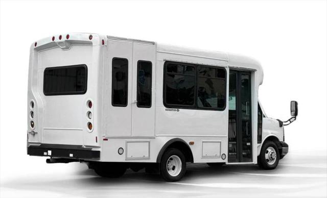 2014 Chevrolet Express Cutaway 3500 Diesel