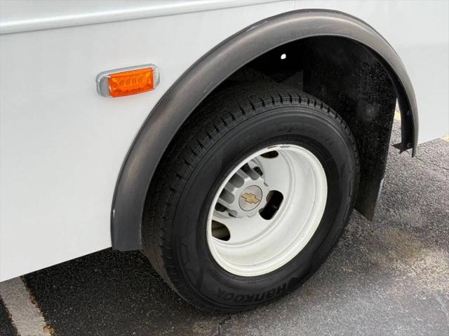 2014 Chevrolet Express Cutaway 3500 Diesel