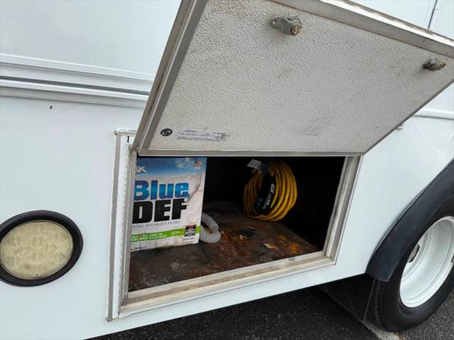 2014 Chevrolet Express Cutaway 3500 Diesel