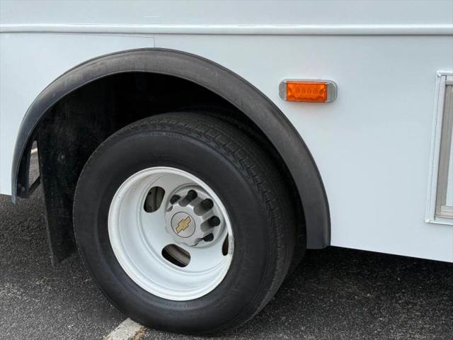 2014 Chevrolet Express Cutaway 3500 Diesel
