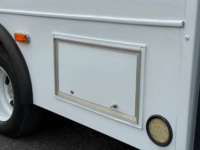 2014 Chevrolet Express Cutaway 3500 Diesel