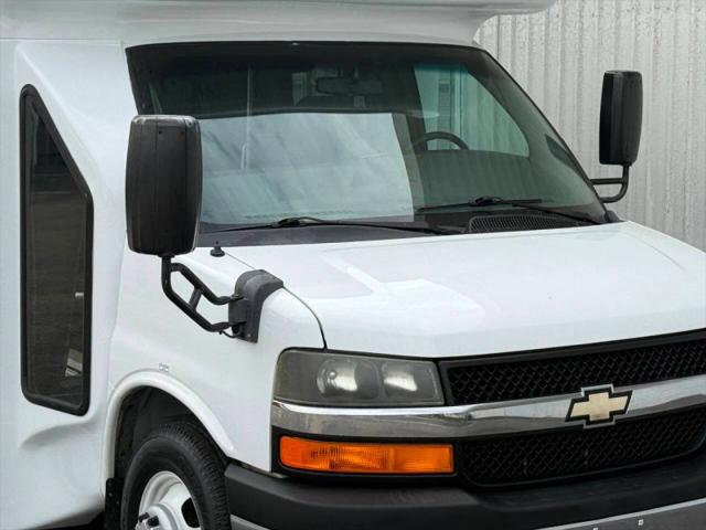 2014 Chevrolet Express Cutaway 3500 Diesel