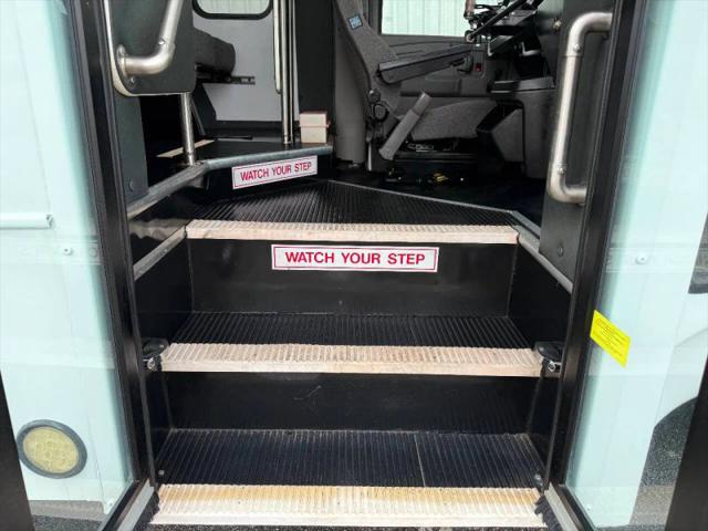 2014 Chevrolet Express Cutaway 3500 Diesel