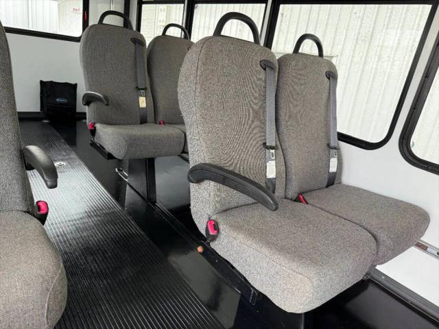 2014 Chevrolet Express Cutaway 3500 Diesel