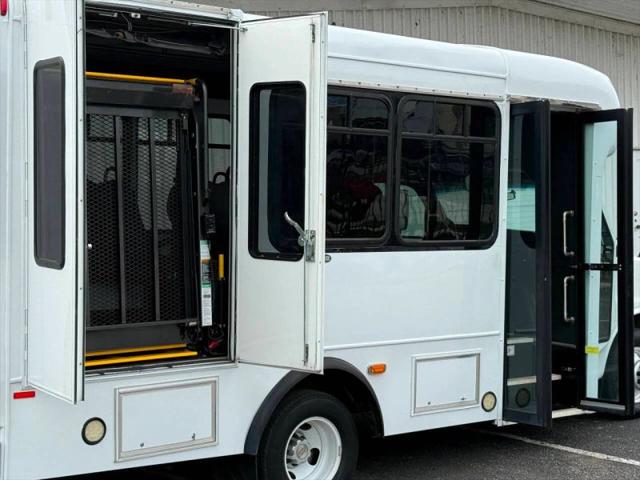 2014 Chevrolet Express Cutaway 3500 Diesel