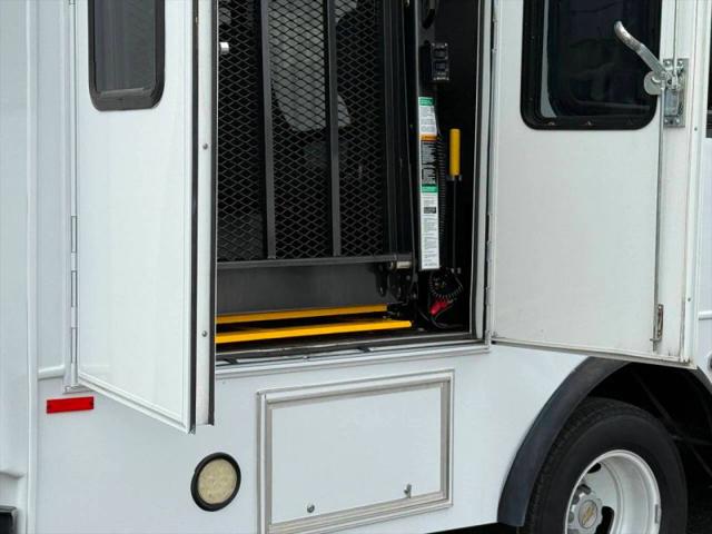 2014 Chevrolet Express Cutaway 3500 Diesel