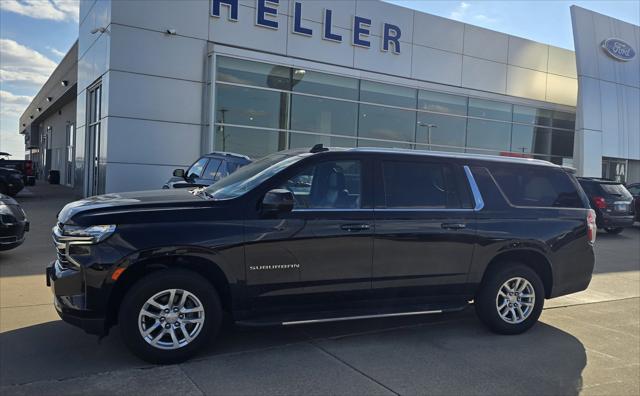 2022 Chevrolet Suburban 4WD LT