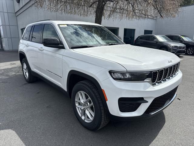 2025 Jeep Grand Cherokee GRAND CHEROKEE LAREDO X 4X4