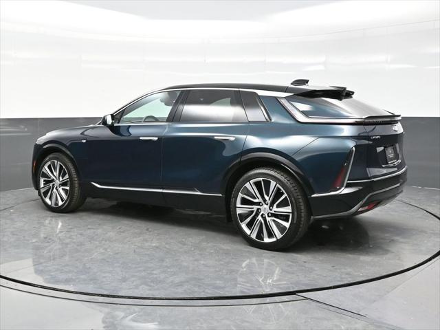 2025 Cadillac iQ Luxury w/1SE