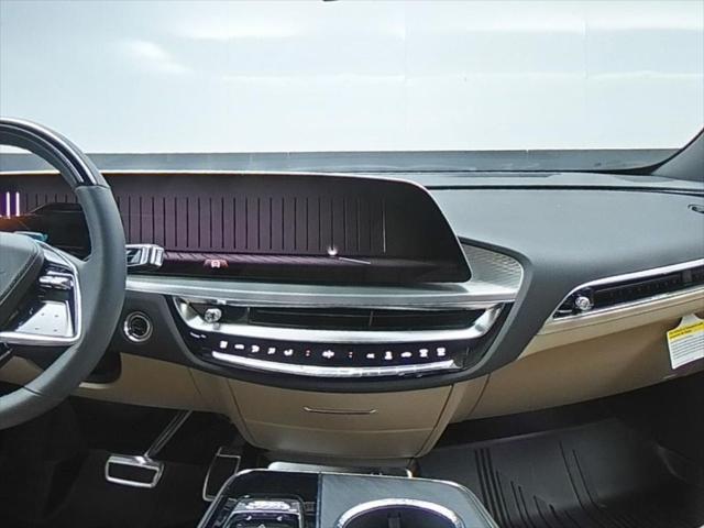 2025 Cadillac iQ Luxury w/1SE