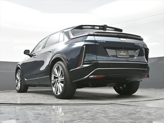 2025 Cadillac iQ Luxury w/1SE