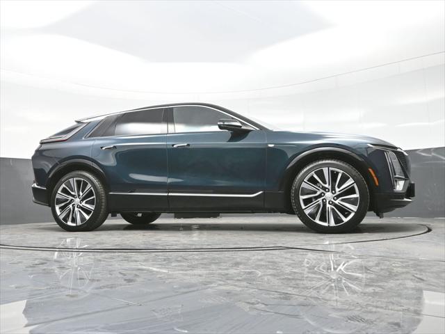 2025 Cadillac iQ Luxury w/1SE