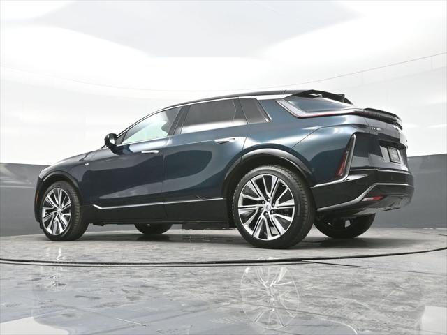 2025 Cadillac iQ Luxury w/1SE