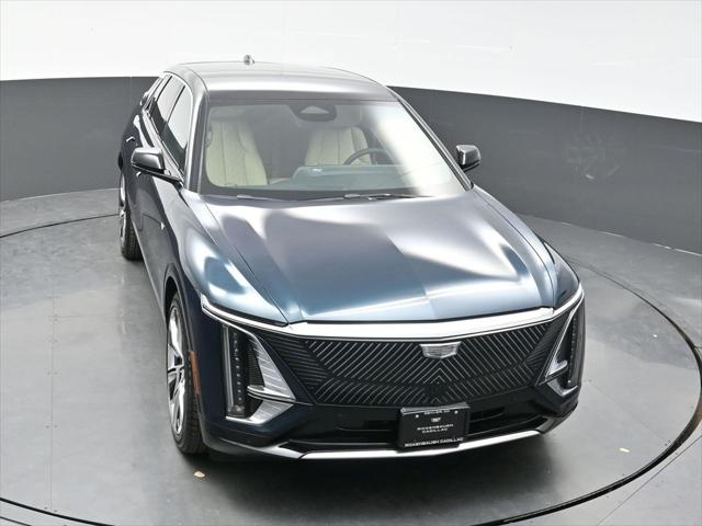 2025 Cadillac iQ Luxury w/1SE