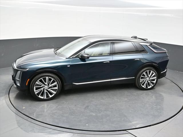 2025 Cadillac iQ Luxury w/1SE