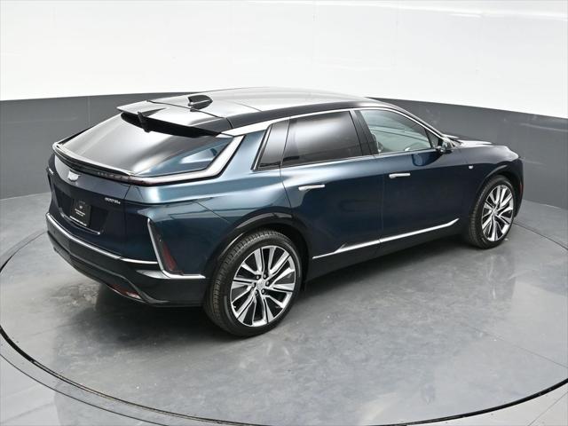 2025 Cadillac iQ Luxury w/1SE