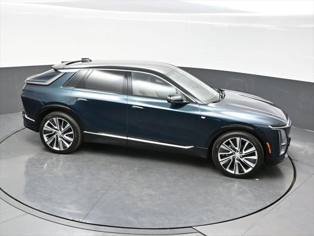 2025 Cadillac iQ Luxury w/1SE