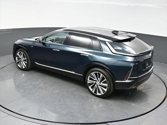 2025 Cadillac iQ Luxury w/1SE