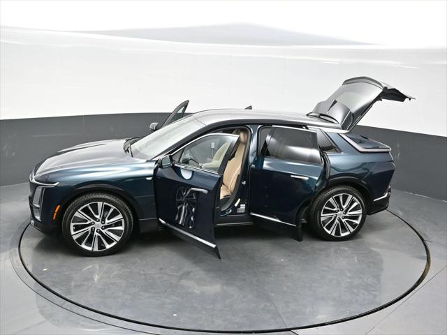 2025 Cadillac iQ Luxury w/1SE