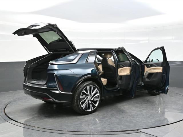 2025 Cadillac iQ Luxury w/1SE
