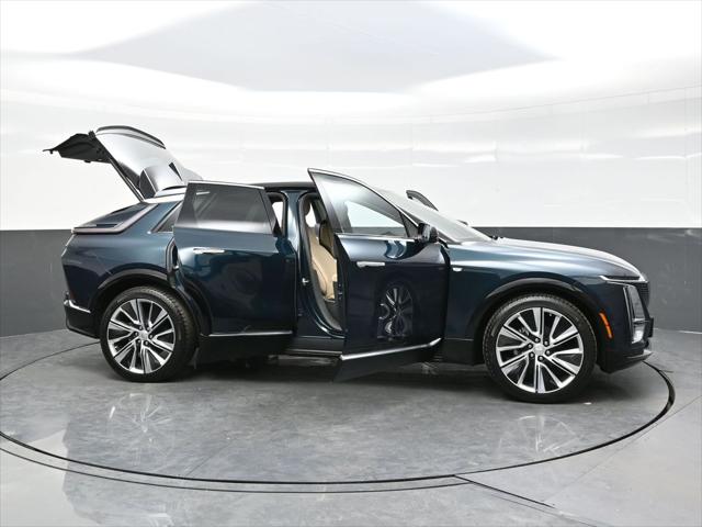 2025 Cadillac iQ Luxury w/1SE