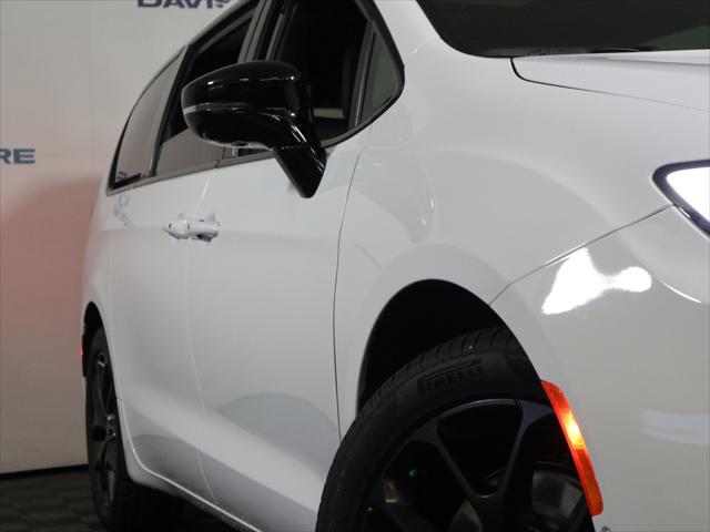 2025 Chrysler Pacifica PACIFICA LIMITED