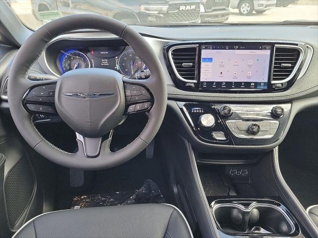 2025 Chrysler Pacifica PACIFICA LIMITED