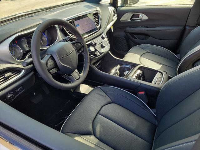 2025 Chrysler Pacifica PACIFICA LIMITED