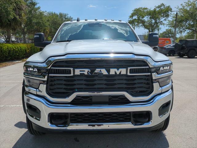 2025 RAM Ram 5500 Chassis Cab RAM 5500 TRADESMAN CHASSIS CREW CAB 4X4 84 CA