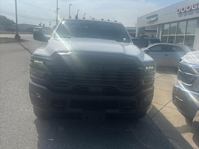2025 RAM Ram 3500 Chassis Cab RAM 3500 TRADESMAN CREW CAB CHASSIS 4X4 60 CA