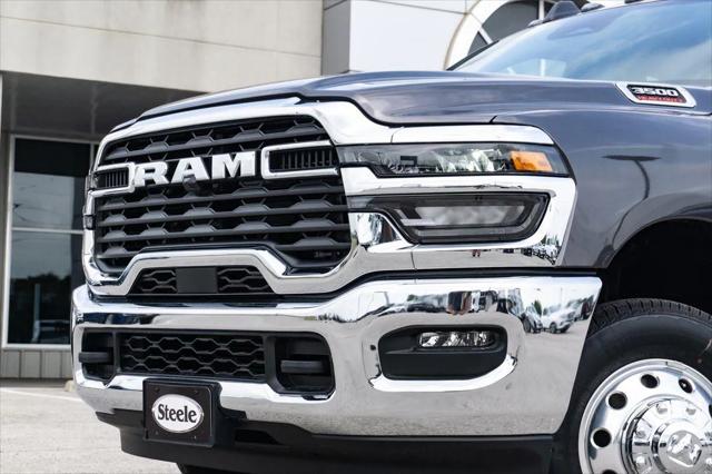 2025 RAM Ram 3500 Chassis Cab RAM 3500 TRADESMAN CREW CAB CHASSIS 4X4 60 CA