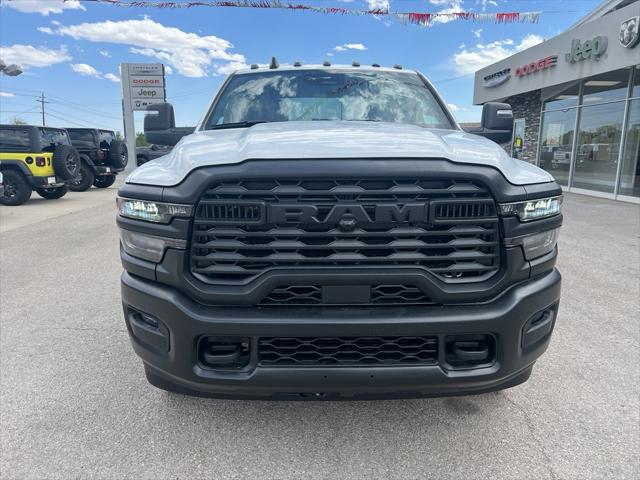 2025 RAM Ram 3500 Chassis Cab RAM 3500 TRADESMAN CREW CAB CHASSIS 4X4 60 CA