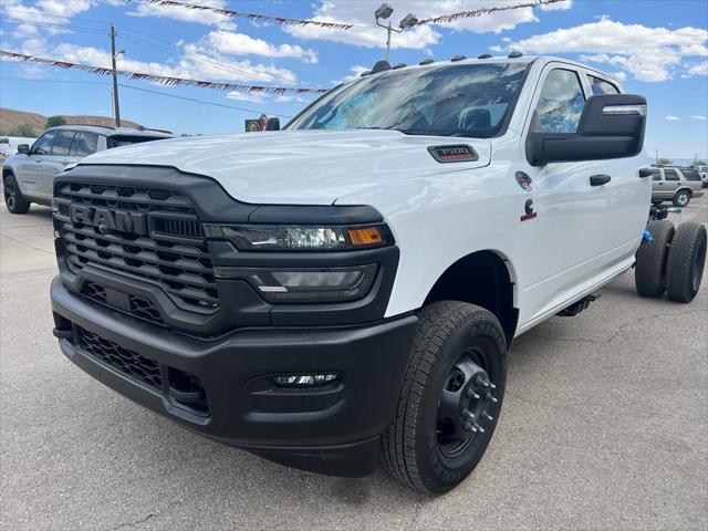 2025 RAM Ram 3500 Chassis Cab RAM 3500 TRADESMAN CREW CAB CHASSIS 4X4 60 CA