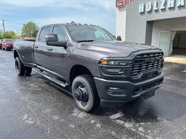 2025 RAM Ram 3500 RAM 3500 TRADESMAN CREW CAB 4X4 8 BOX