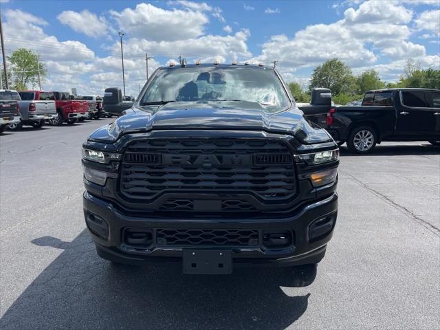 2025 RAM Ram 3500 RAM 3500 BIG HORN CREW CAB 4X4 8 BOX