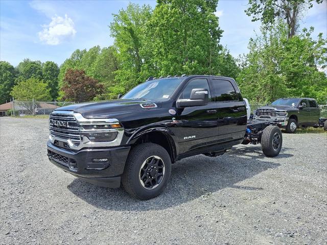 2025 RAM Ram 3500 Chassis Cab RAM 3500 BIG HORN CREW CAB CHASSIS 4X4 60 CA