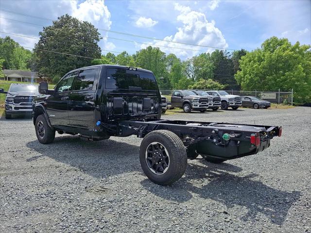 2025 RAM Ram 3500 Chassis Cab RAM 3500 BIG HORN CREW CAB CHASSIS 4X4 60 CA