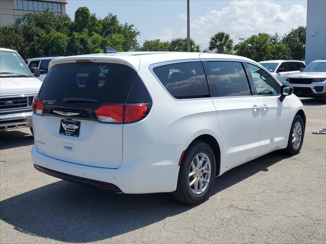 2025 Chrysler Voyager VOYAGER