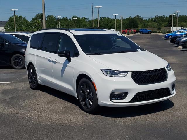 2025 Chrysler Pacifica PACIFICA LIMITED