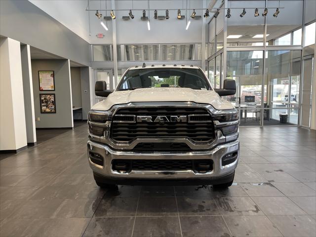 2025 RAM Ram 3500 RAM 3500 TRADESMAN CREW CAB 4X4 8 BOX