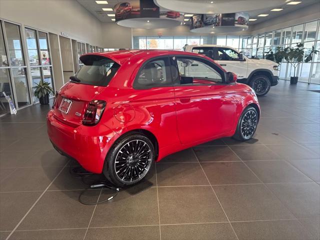 2024 Fiat FIAT 500e 500e INSPI(RED)