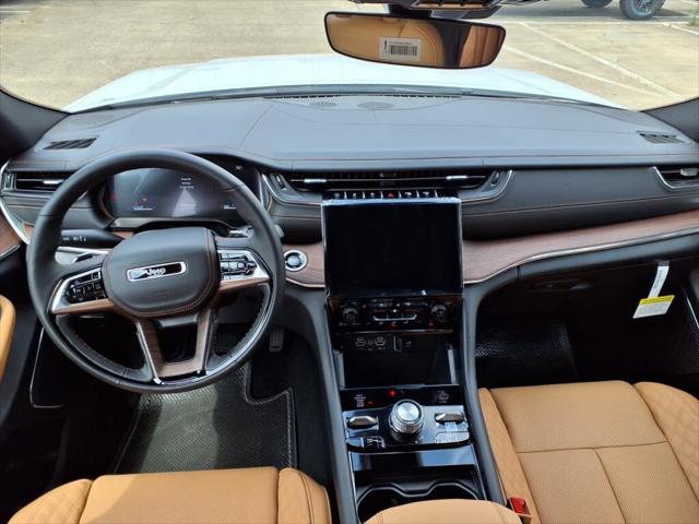 2025 Jeep Grand Cherokee GRAND CHEROKEE SUMMIT 4X4