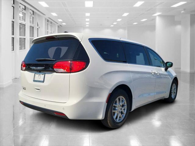 2025 Chrysler Voyager VOYAGER