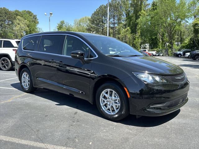 2025 Chrysler Voyager VOYAGER