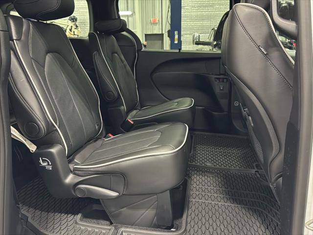 2025 Chrysler Pacifica PACIFICA LIMITED