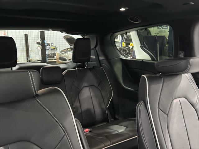 2025 Chrysler Pacifica PACIFICA LIMITED