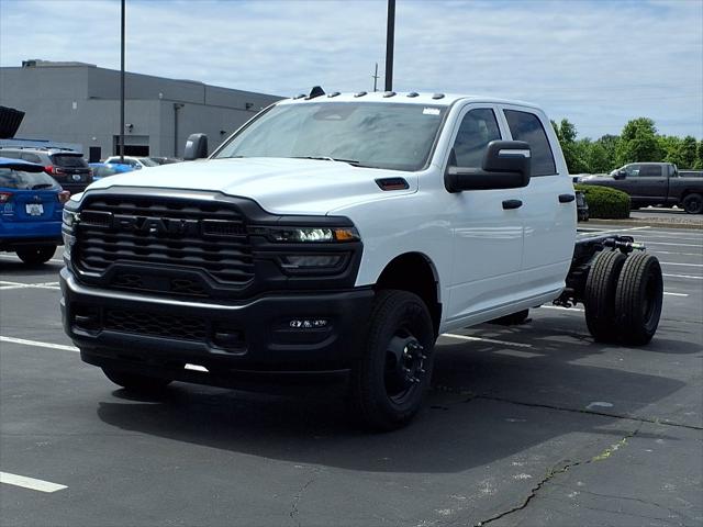 2025 RAM Ram 3500 Chassis Cab RAM 3500 TRADESMAN CREW CAB CHASSIS 4X4 60 CA
