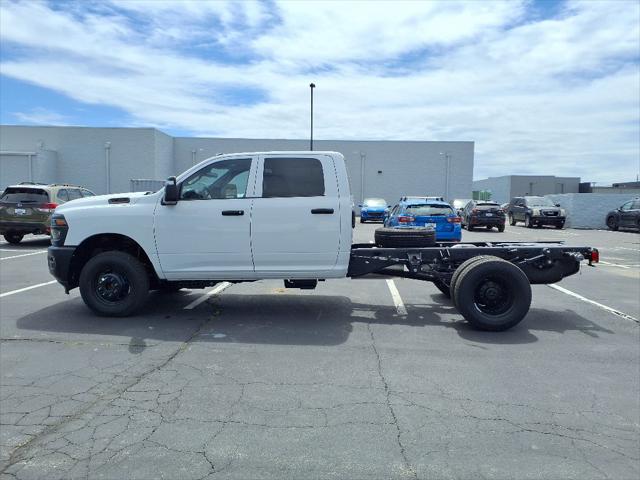2025 RAM Ram 3500 Chassis Cab RAM 3500 TRADESMAN CREW CAB CHASSIS 4X4 60 CA