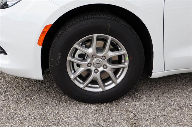 2025 Chrysler Voyager VOYAGER